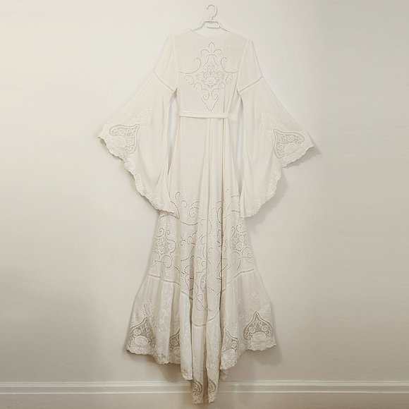 Spell Ivory Embroidered Beach Robe - Picture 4 of 16